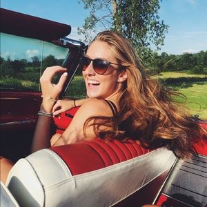 Meet your Posher, Julia